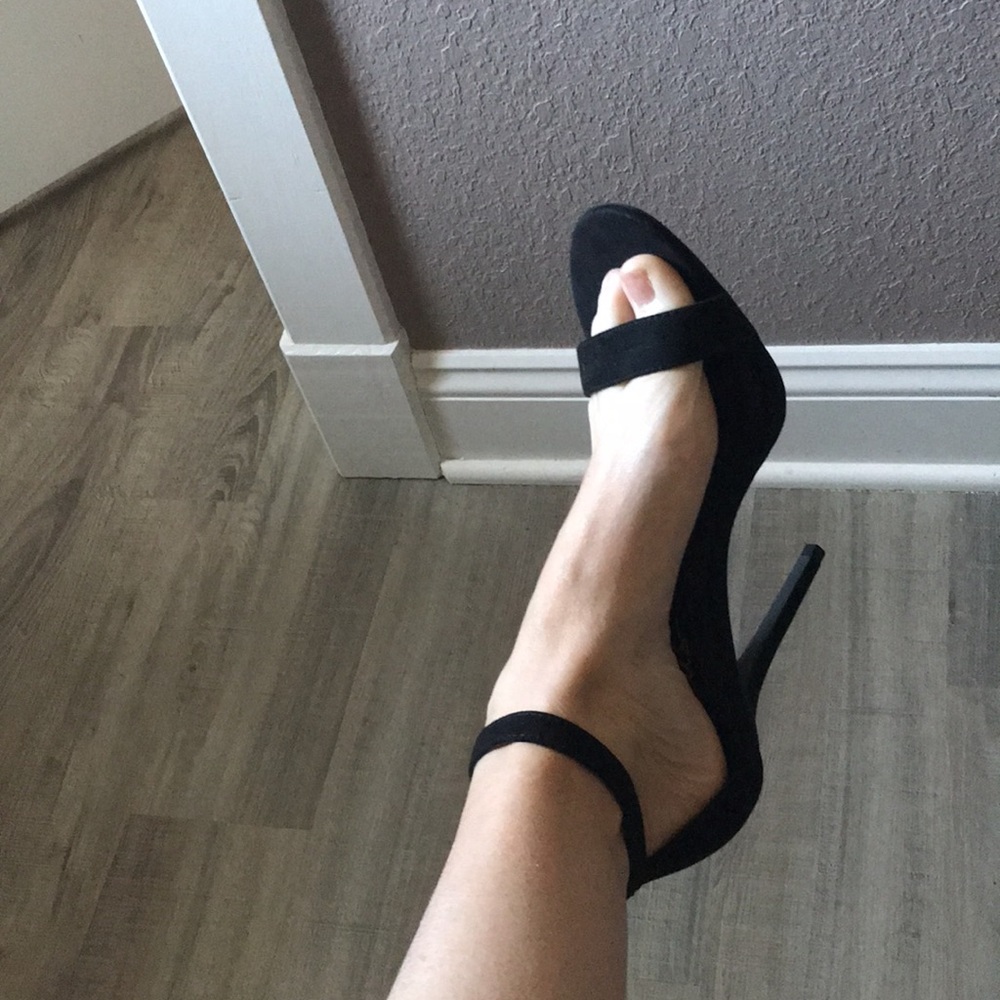Lulu’s size 10 black heels